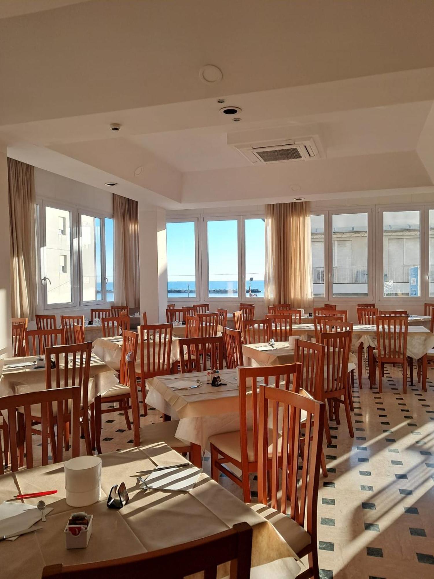Hotel Barca D'Oro Bellaria-Igea Marina Exterior foto