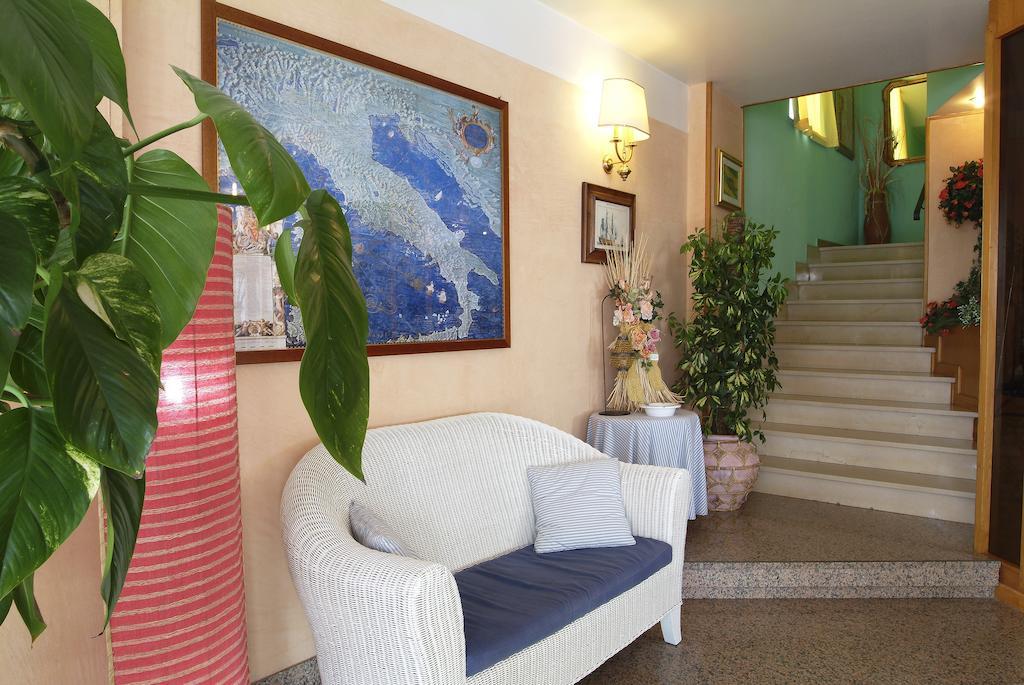 Hotel Barca D'Oro Bellaria-Igea Marina Exterior foto
