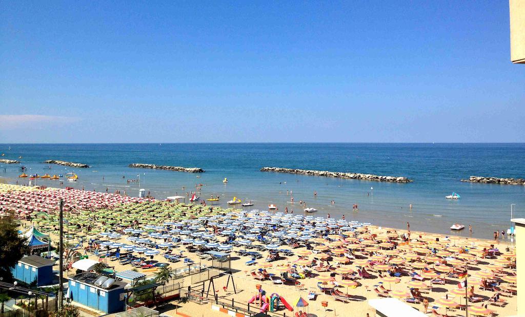 Hotel Barca D'Oro Bellaria-Igea Marina Exterior foto